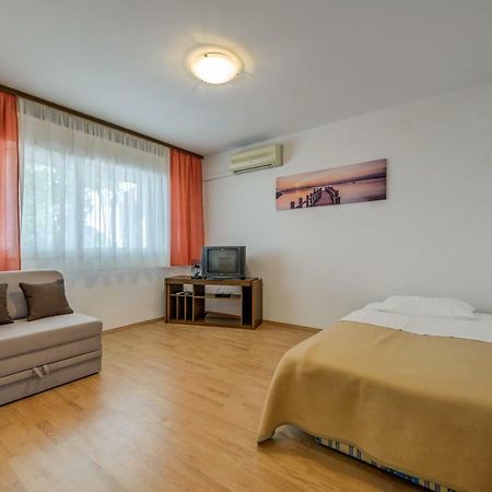 Apartment Luce Podstrana Esterno foto