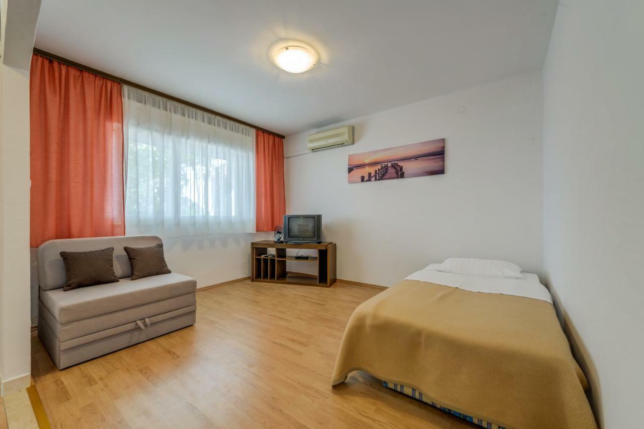 Apartment Luce Podstrana Esterno foto