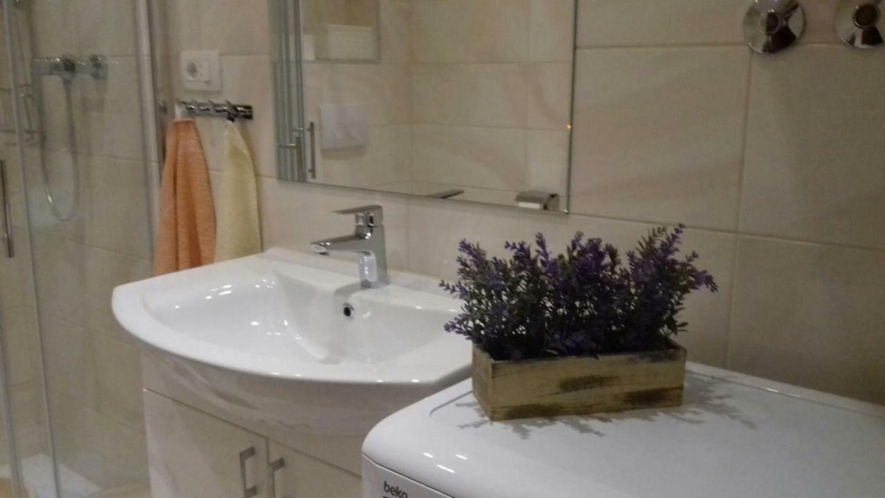 Apartment Luce Podstrana Esterno foto